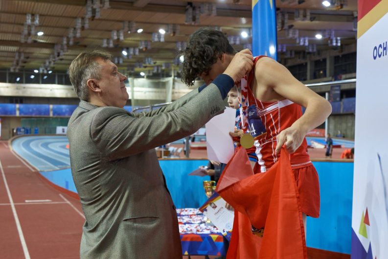 gallery_63a2bf0a745e3