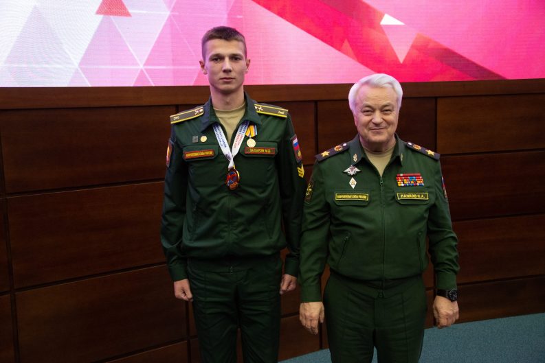 gallery_651c44a0f03f3