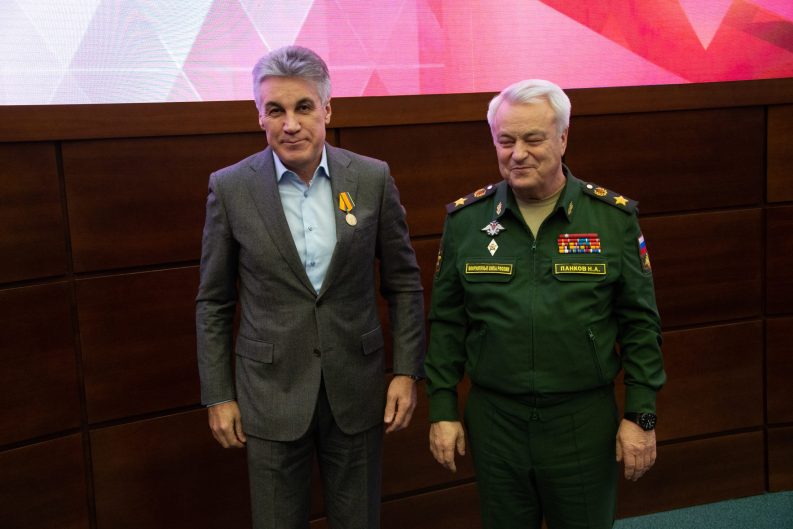 gallery_651c4517c86ac