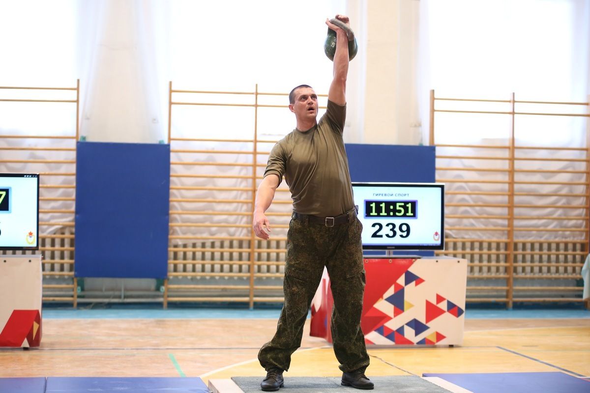 Самарский филиал ЦСКА провел чемпионат Центрального военного округа по  армейскому гиревому рывку