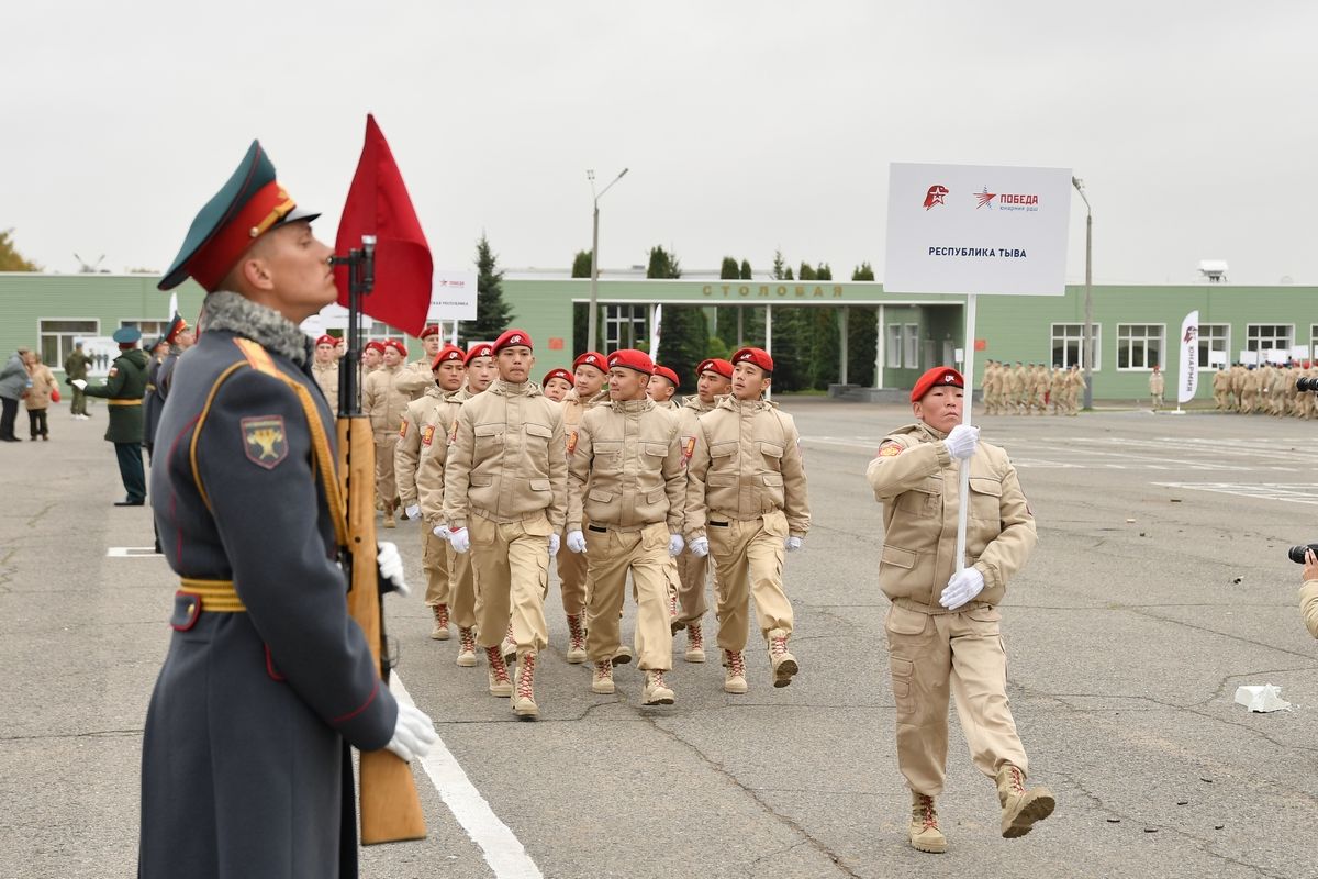 Пилотажная группа Аэроклуба ЦСКА/Самара приняла участие в открытии детской  военно-спортивной игры «Победа»