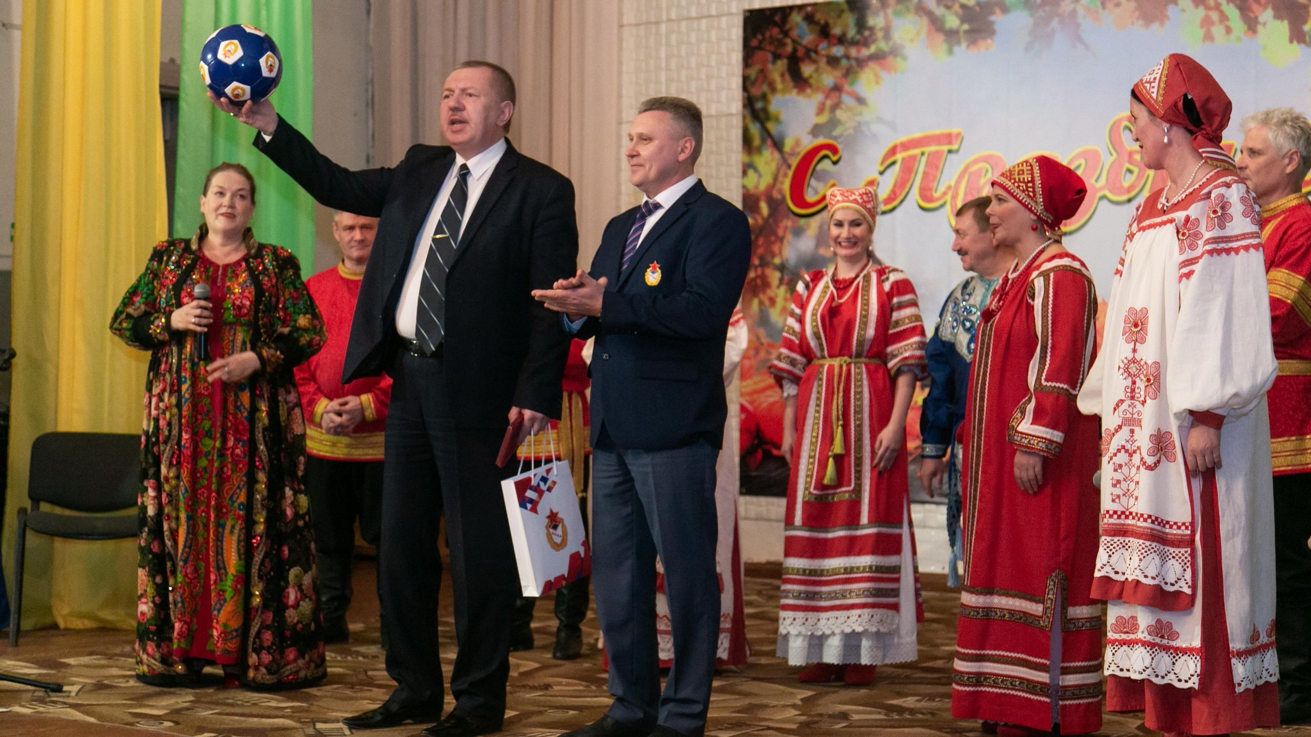 Ветерану ЦСК ВВС, главе сельского поселения Арзамасцевка Богатовского  района Самарской области Владимиру Марчуку вручена юбилейная медаль