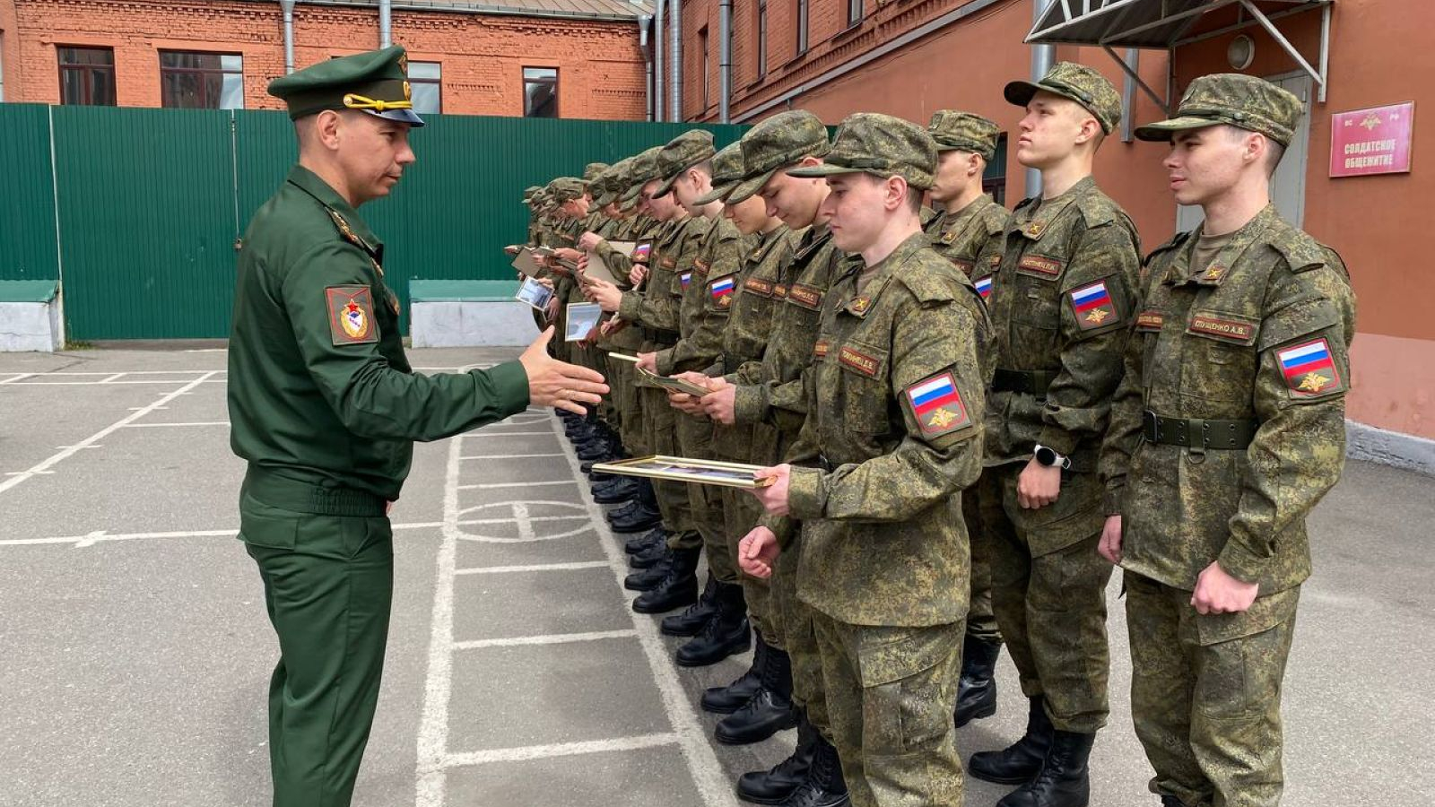 В Санкт-Петербурге состоялось торжественное мероприятие в честь убытия новобранцев в центры спортивной подготовки