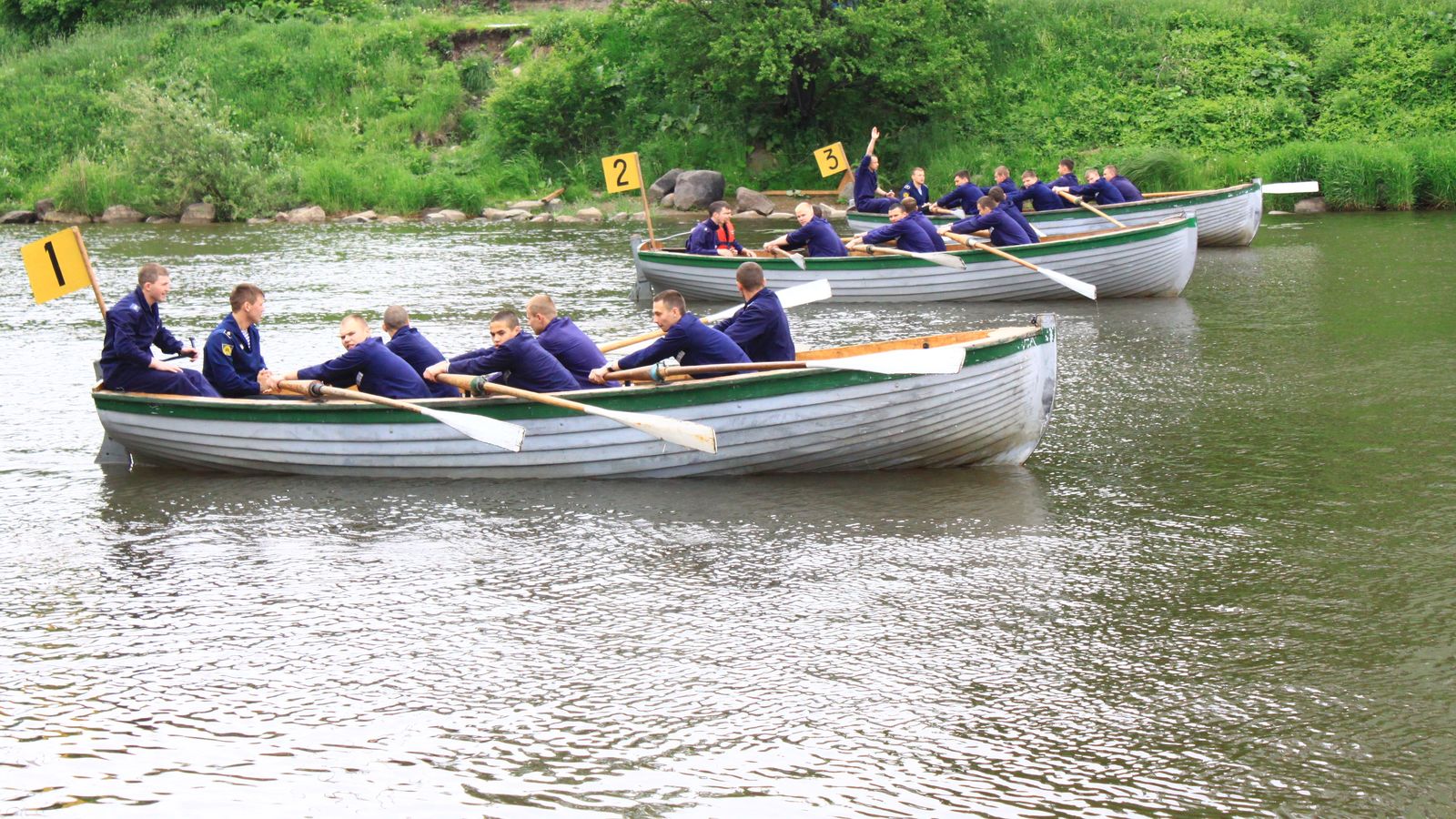 Курсанты филиала ВМА в Калининграде определили лучших в гребных гонках на шлюпках