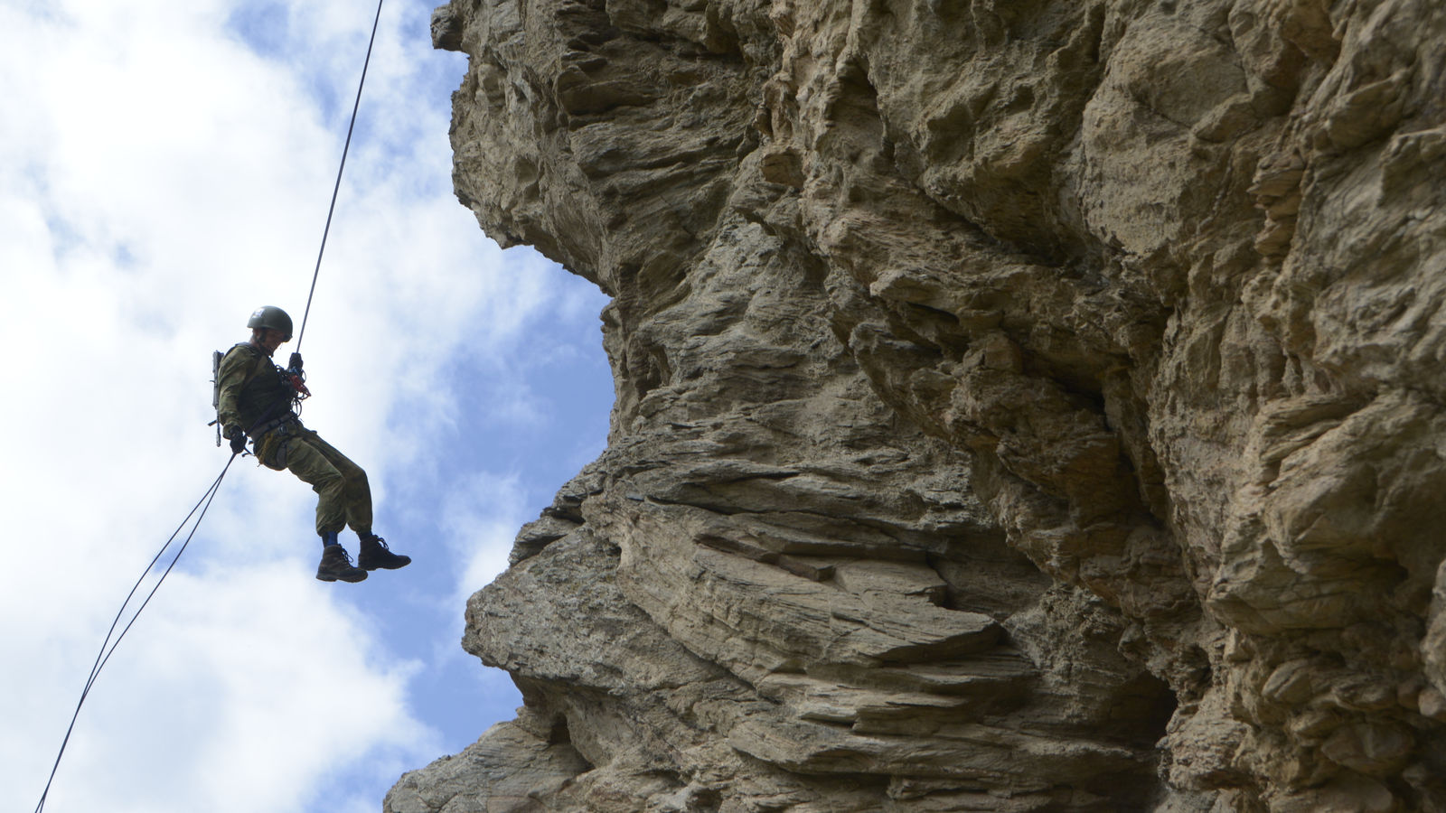 На Всеармейском этапе конкурса «Эльбрусское кольцо-2021» завершился первый этап специальных задач
