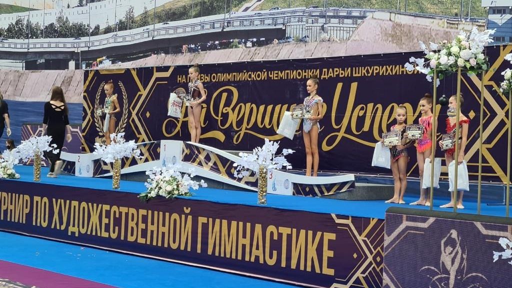 На открытом турнире «На вершине успеха» гимнастки СШ (К) ЦСФПиВ (г. Иркутск) филиала ЦСКА/Хабаровск завоевали «серебро» и «бронзу»