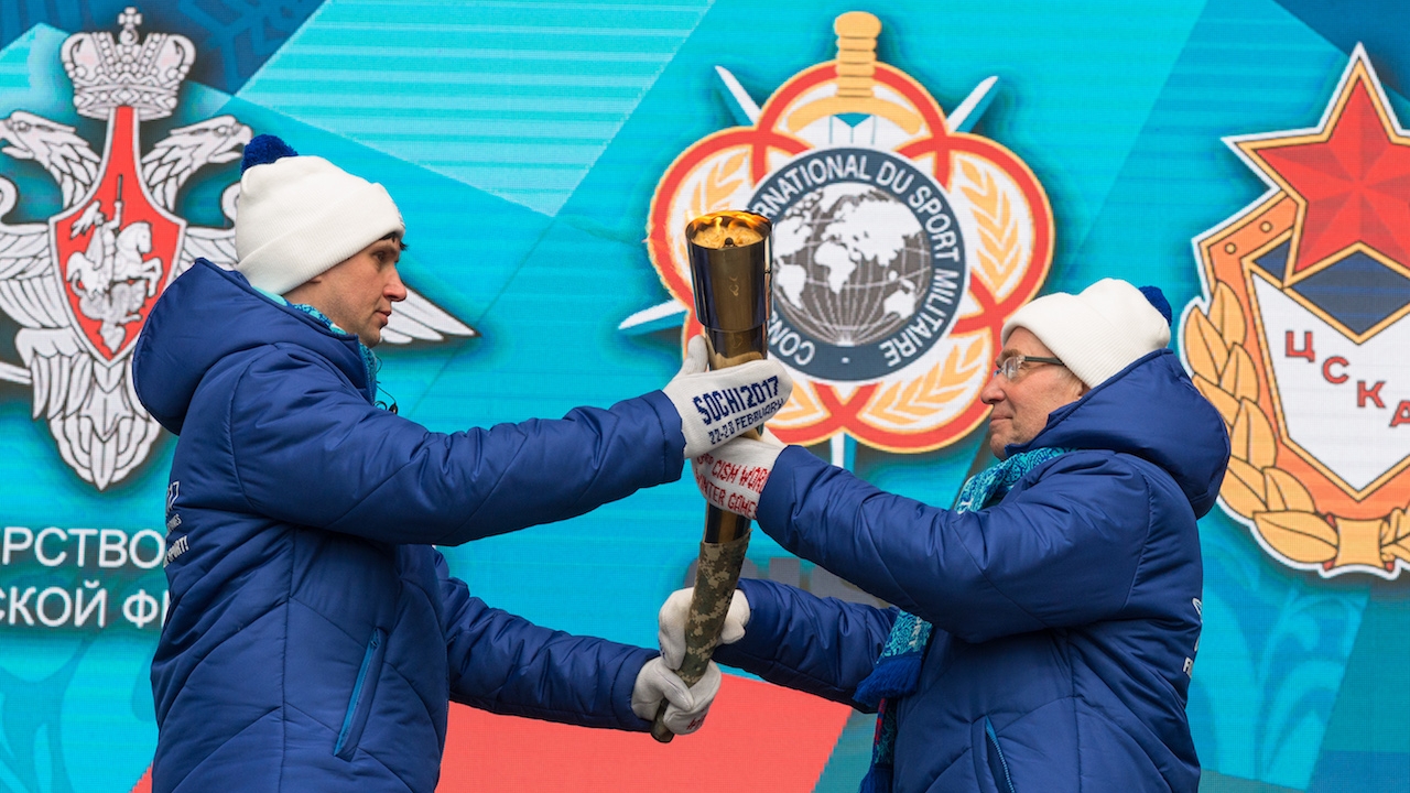 В Санкт-Петербурге прошла эстафета спортивного огня III зимних Всемирных военных игр
