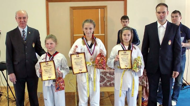 ЦСКА/Смоленск провел турнир по тхэквондо на призы Деда Мороза и Снегурочки