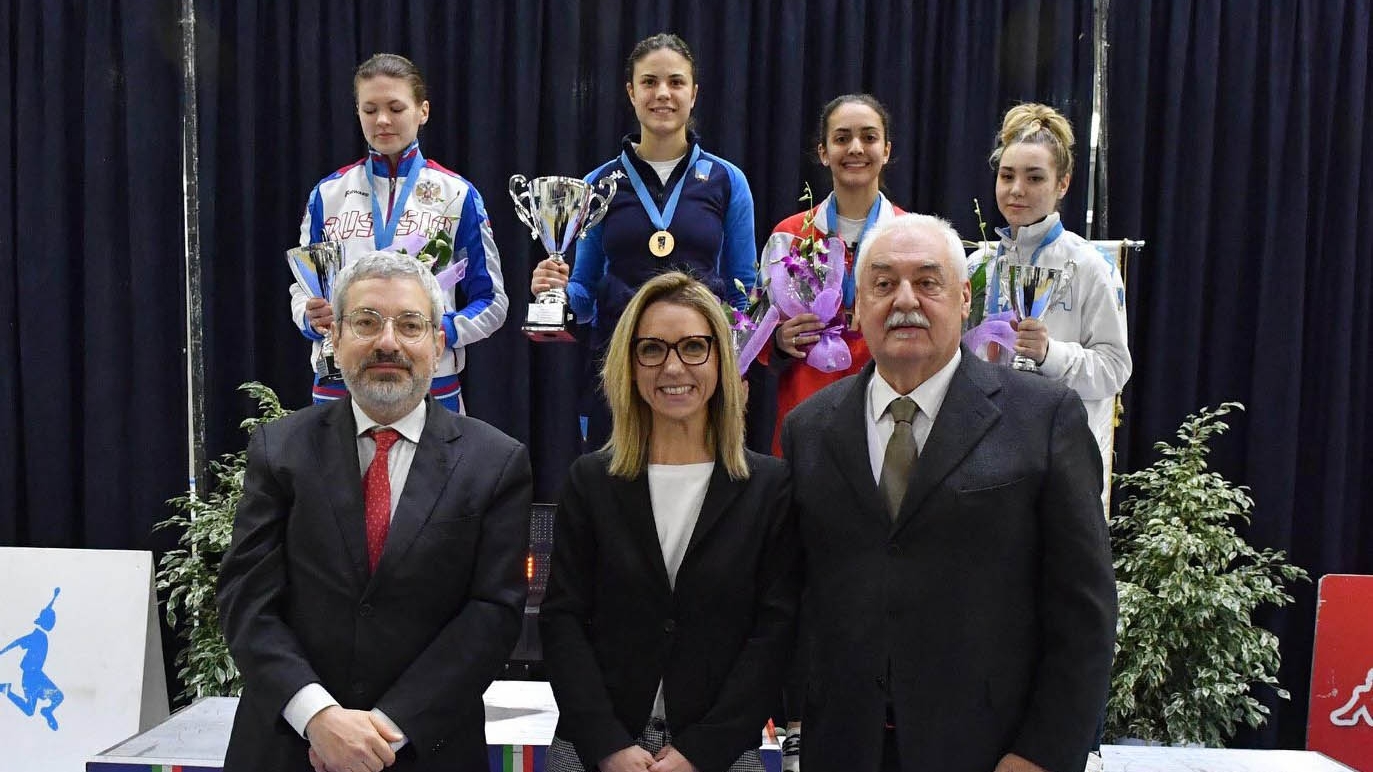 Армейская рапиристка Елена Петрова завоевала «серебро» этапа Кубка мира среди юниоров