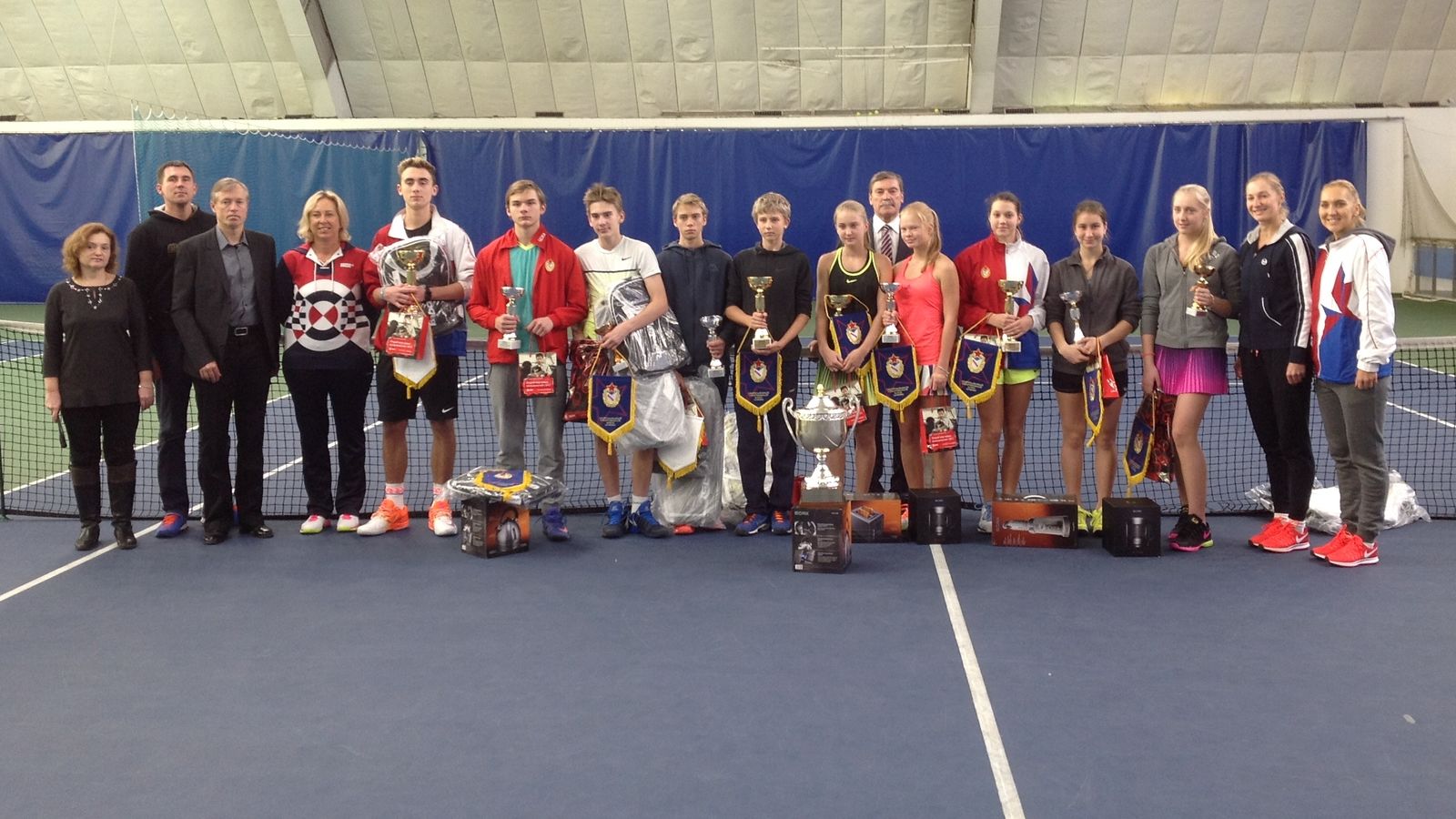 Елена Веснина (ЦСКА) и Екатерина Макарова наградили победителей Открытого первенства Клуба на призы А.С. Ольховского и Е.А. Манюковой