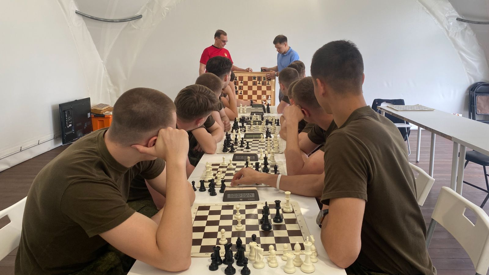 Военнослужащие спортивных рот ЦСКА приняли участие в шахматном мастер-классе