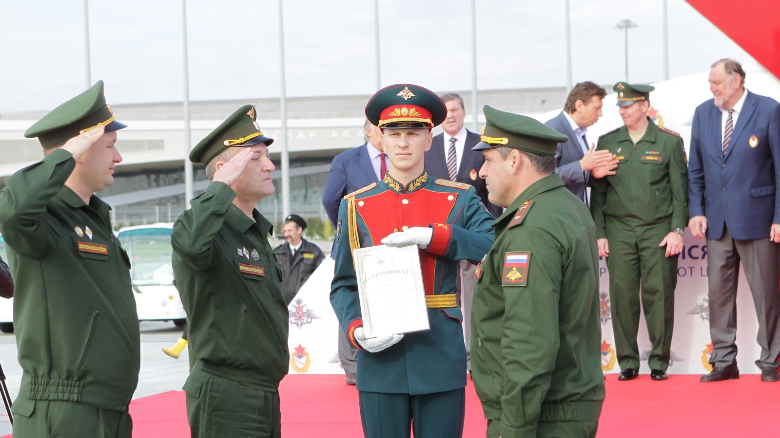 Легенды спорта ЦСКА получили жилищные сертификаты