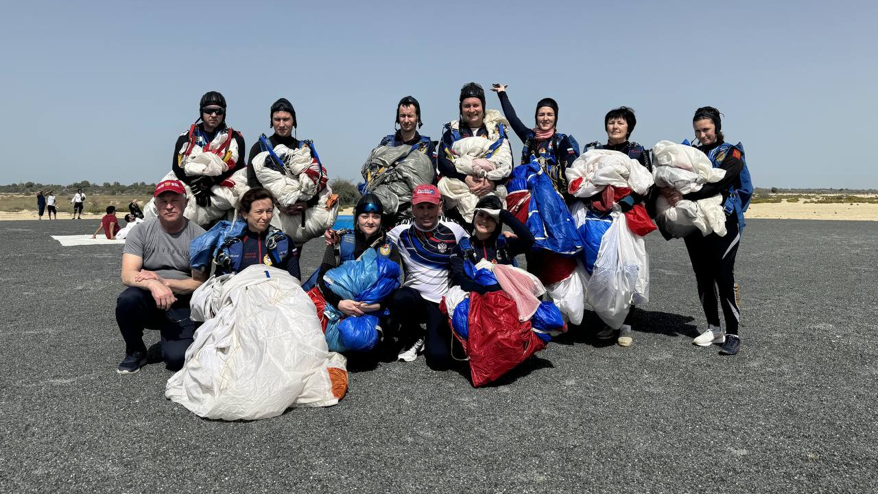 ПАРАШЮТНАЯ КОМАНДА ЦСКА НА 3-М ОТКРЫТОМ ЧЕМПИОНАТЕ В АБУ-ДАБИ