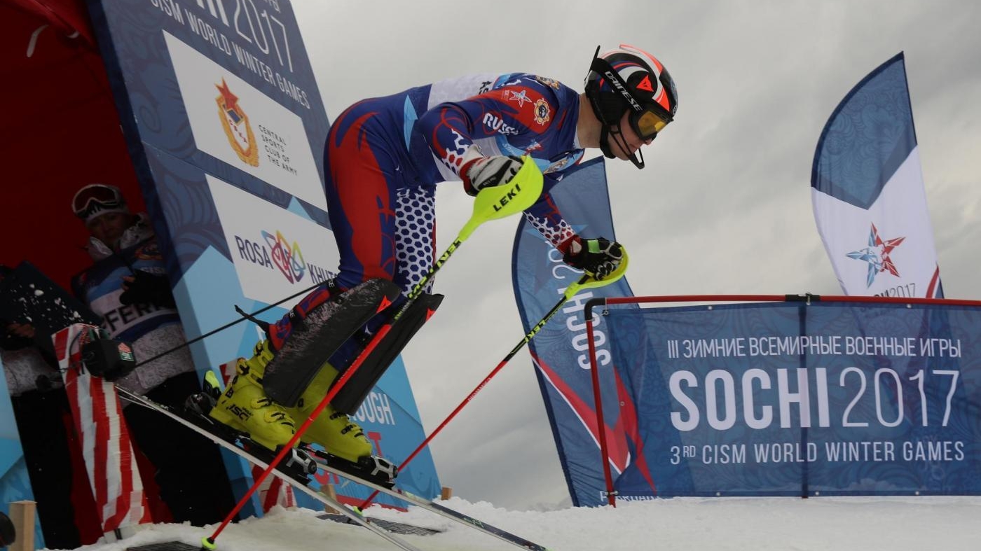 Прапорщик Александр Хорошилов стал седьмым в слаломе на III зимних Всемирных военных играх