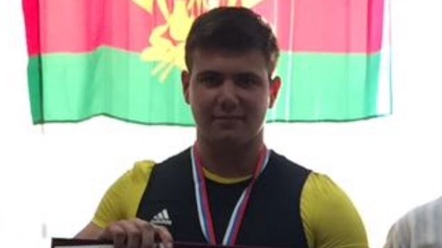 Тяжелоатлет ЦСКА Армеец Юрий Артамонов завоевал «бронзу» на VIII летней Спартакиаде учащихся России