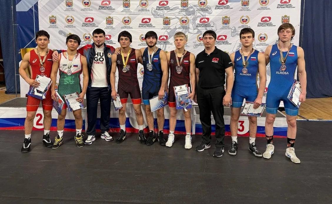 Борцы спортивной школы «ЦСКА-Самара» завоевали семь медалей всероссийского турнира