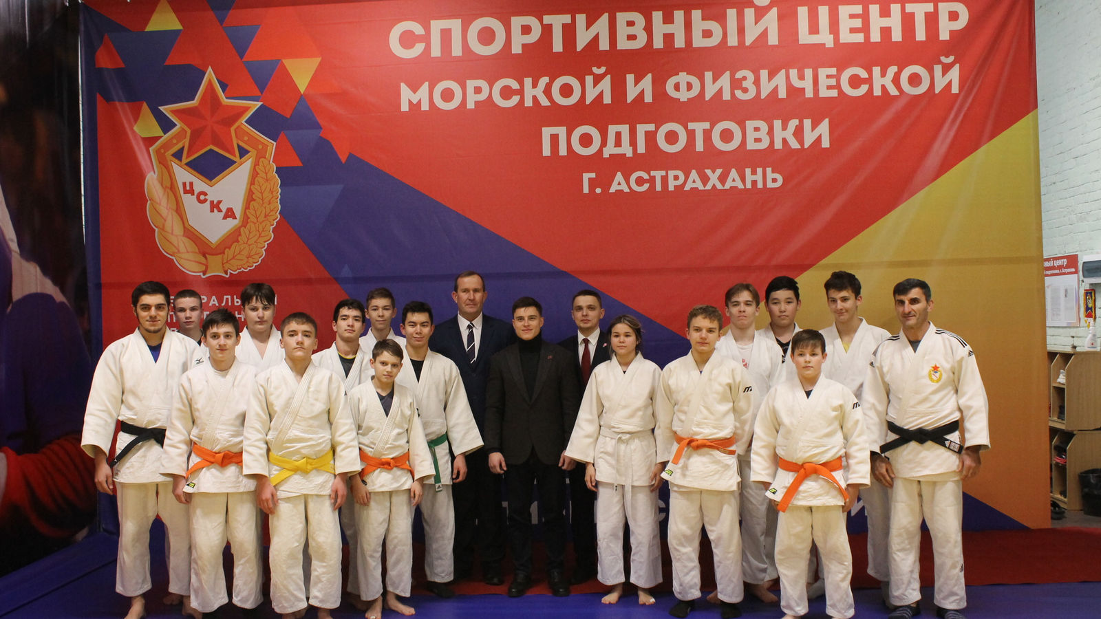 В спортивный центр ЦСКА (МиФП г. Астрахань) прибыл Олимпийский чемпион Никита Нагорный