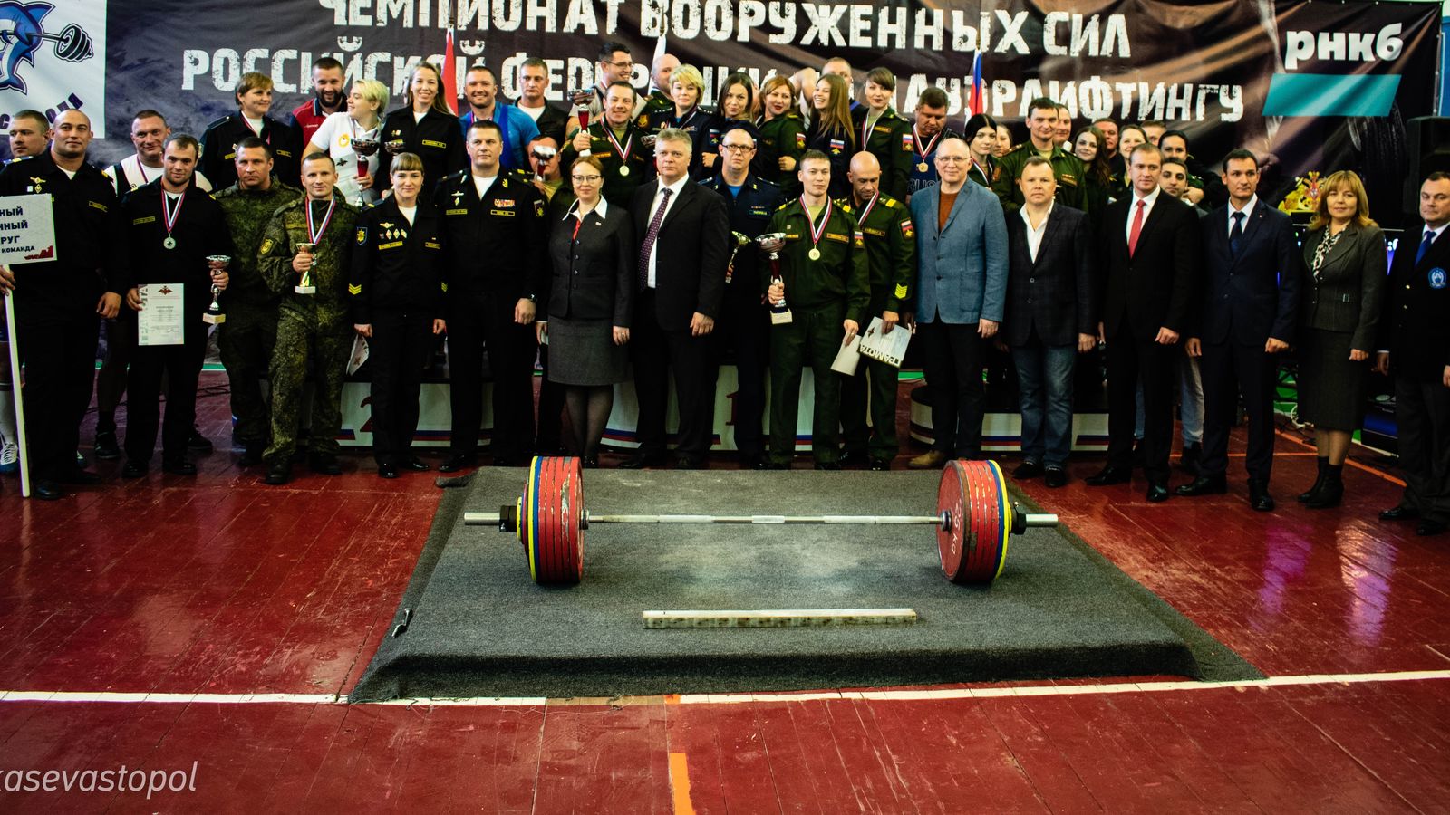 Сборная команда Восточного военного округа победитель Чемпионата ВС РФ по пауэрлифтингу