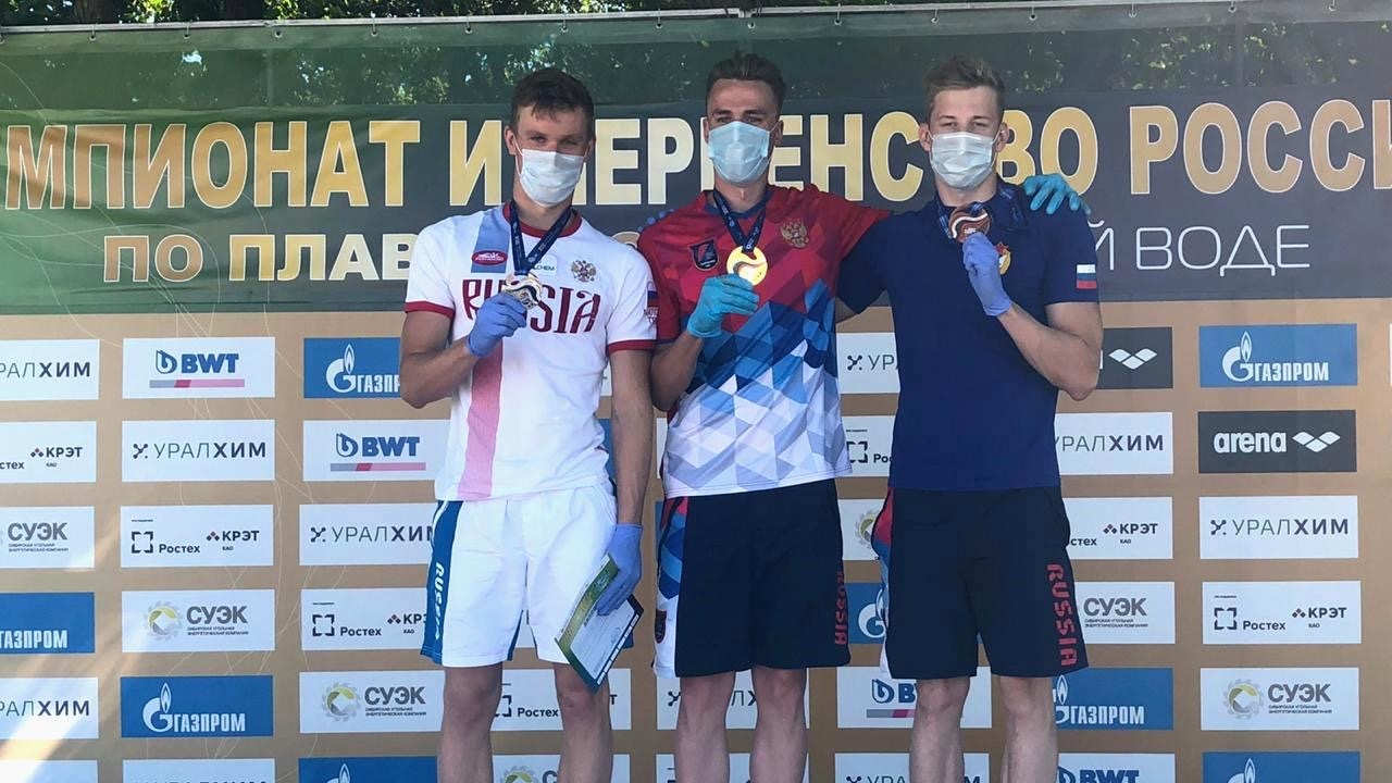 Армейцы Кирилл Абросимов Кирилл Беляев и Денис Адеев заняли весь пьедестал почета на дистанции 5 км на чемпионате России по плаванию на открытой воде