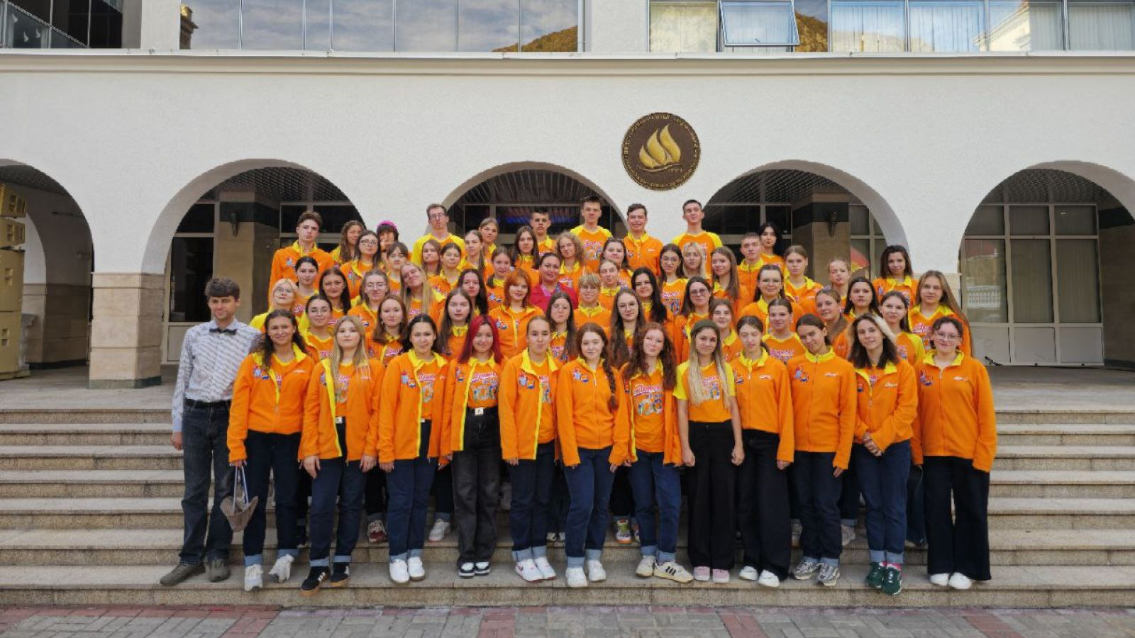 Спортсменка Елена Осипова провела мастер-класс в «Артеке»