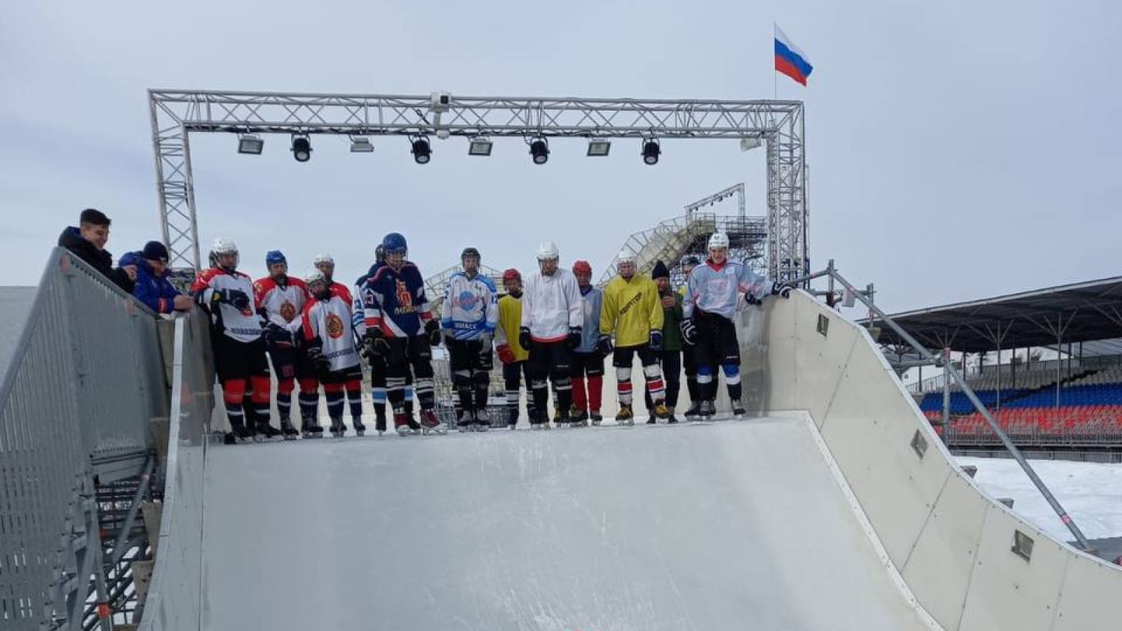 СБОРНЫЕ КОМАНДЫ ВИДОВ И РОДОВ ВООРУЖЕННЫХ СИЛ РОССИЙСКОЙ ФЕДЕРАЦИИ ГОТОВЯТСЯ К КУБКУ ПО СКОРОСТНОМУ СПУСКУ НА КОНЬКАХ
