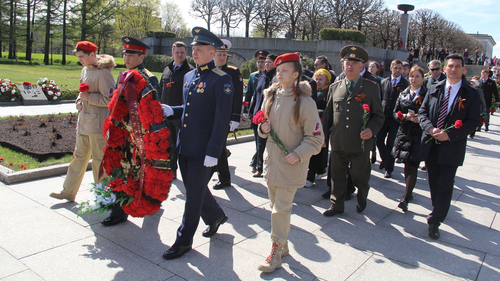 Представители филиала ФАУ МО РФ ЦСКА                                                   (СКА г. Санкт-Петербург) почтили память погибших в годы Великой Отечественной войны