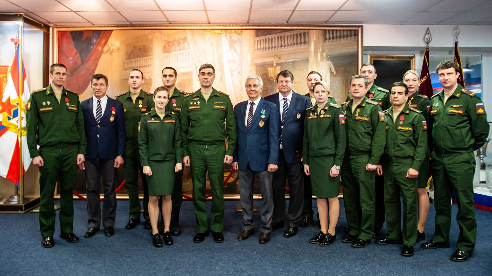 Начальник ЦСКА полковник Артем Громов вручил государственные и ведомственные награды спортсменам и тренерам армейского Клуба