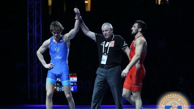 Армейцы завоевали 10 наград на чемпионате России-2019 по греко-римской борьбе