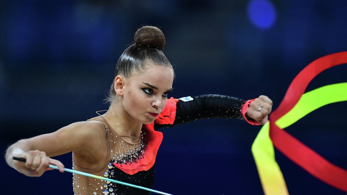 Дина Аверина (ЦСКА) выиграла три золотые медали на этапе Гран-при по художественной гимнастике во Франции