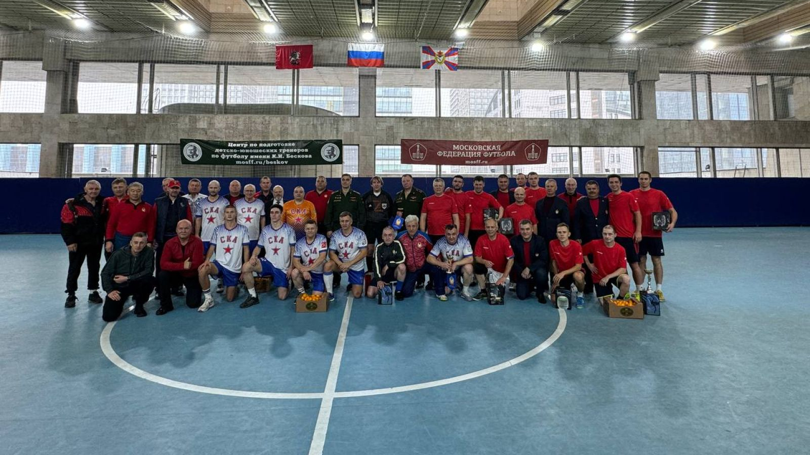 Товарищеский матч ЦСКА-СКА сыграли сотрудники клуба