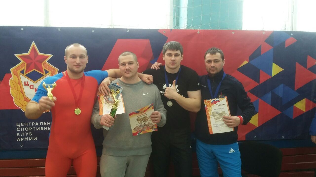 Армейцы заняли второе место в командном первенстве на турнире по классическому жиму лежа