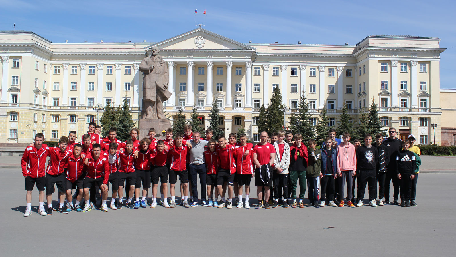 Участники Кубка ЦСКА по футболу познакомились со славной историей Смоленска