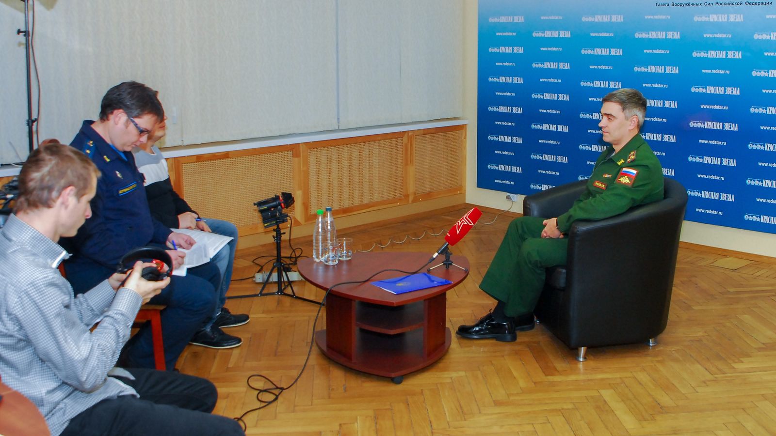 Начальник ЦСКА полковник Артём Громов стал гостем редакции газеты «Красная звезда»