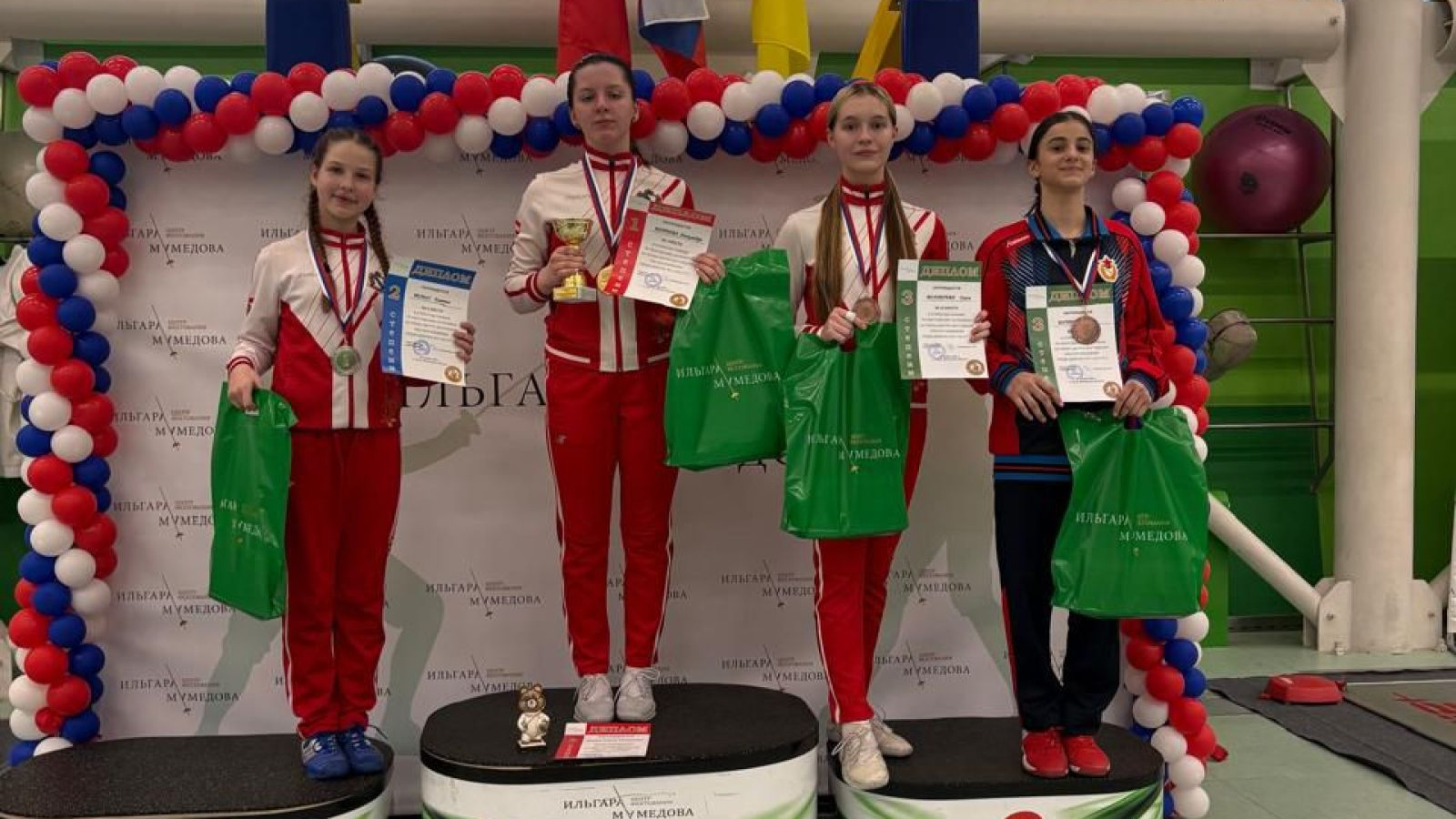 Лиле Дундуа отличилась на соревнованиях на призы центра фехтования Ильгара Мамедова