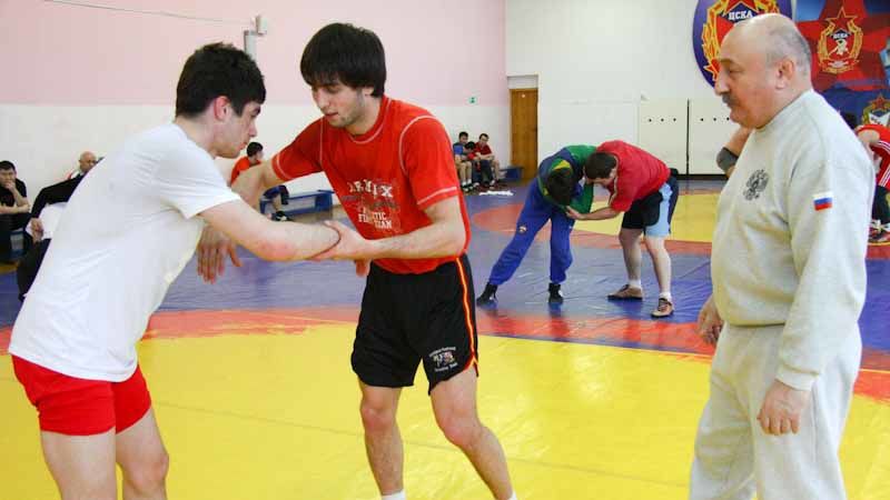 «Махову надо защитить ноги если он в Рио выступит как вольник»