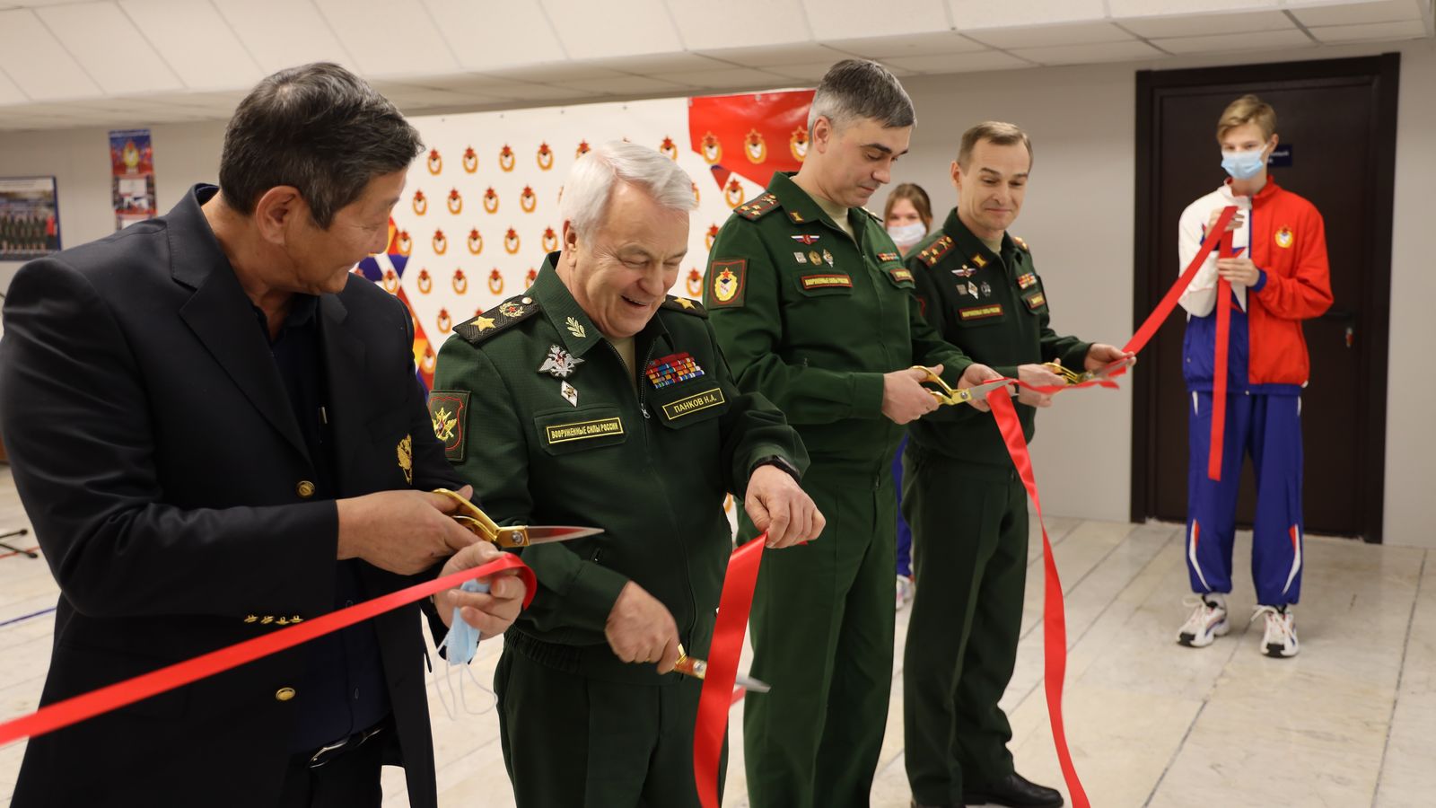 Статс-секретарь – заместитель Министра обороны РФ Николай Панков открыл спортивный зал «Стрельба из лука» в ЦСКА