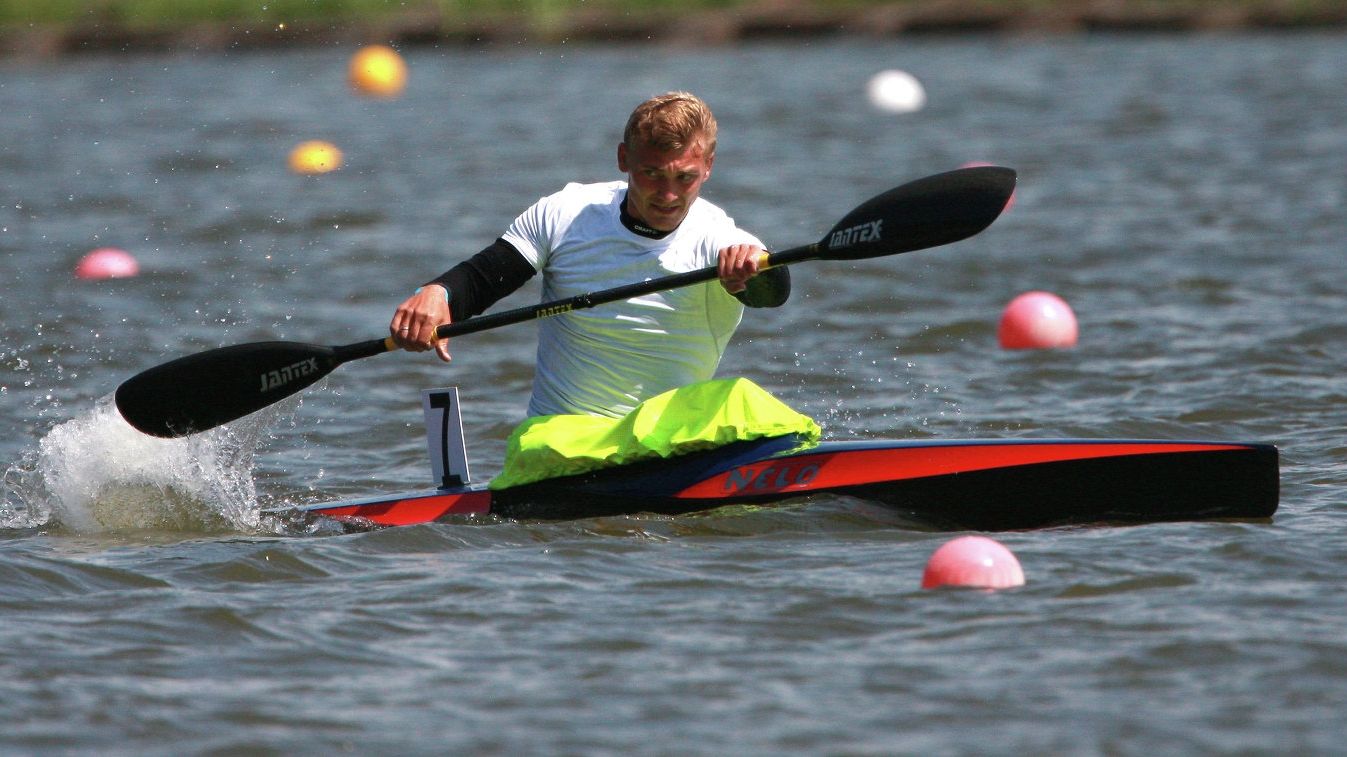 Армейцы выиграли пять медалей в первый день финалов Кубка России по гребле на байдарках и каноэ