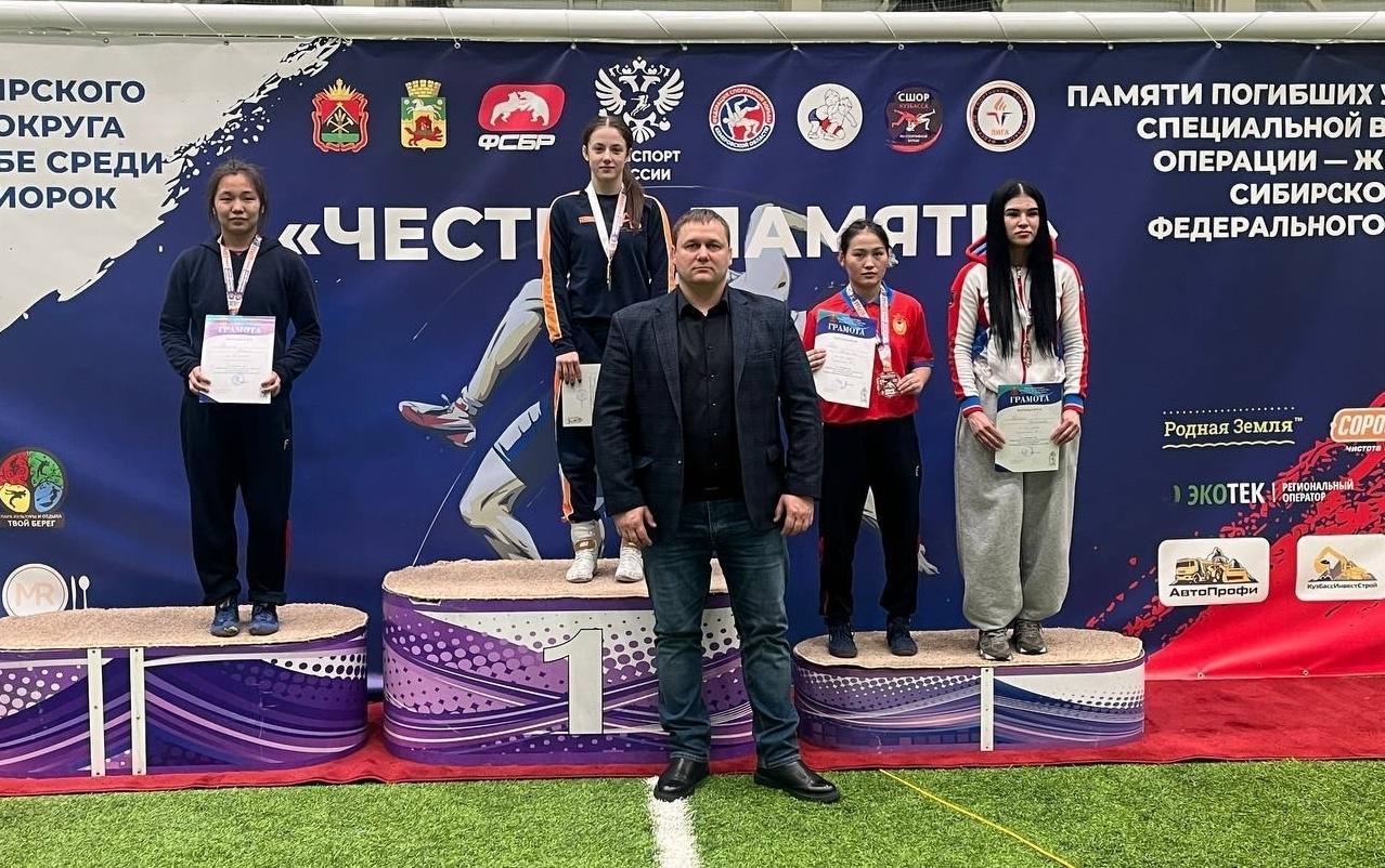 Обучающиеся спортшколы «ЦСКА-Тыва» завоевали серебро и бронзу первенства СФО по вольной борьбе