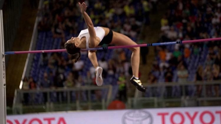 Армейская прыгунья в высоту Мария Ласицкене одержала 40-ю победу подряд