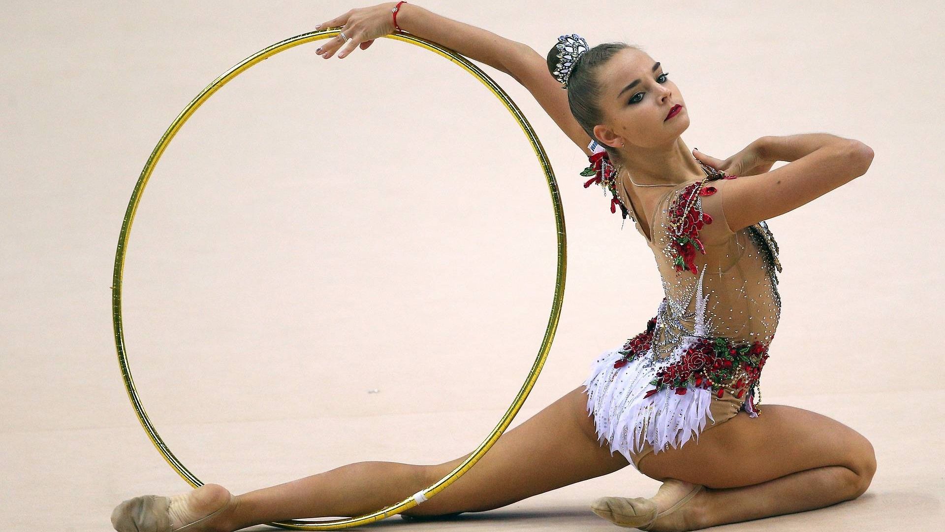 Спортсменки ЦСКА Дина и Арина Аверины выступят на московском этапе Гран-при по художественной гимнастике