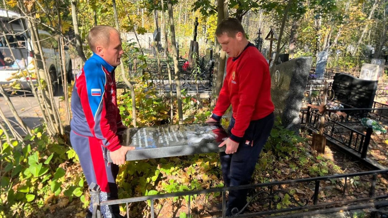 Память в спорте: установлен памятник Дмитрию Багричу