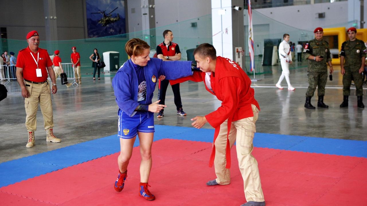 Армейские спортсмены провели мастер-классы в Оренбурге