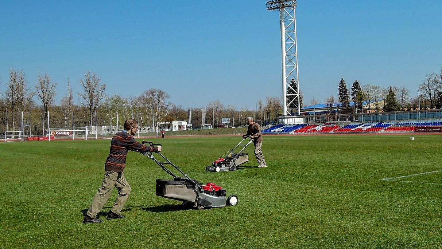 Досрочное завершение футбольного сезона позволило произвести благоустройство покрытия стадиона филиала ЦСКА/Ростов-на-Дону