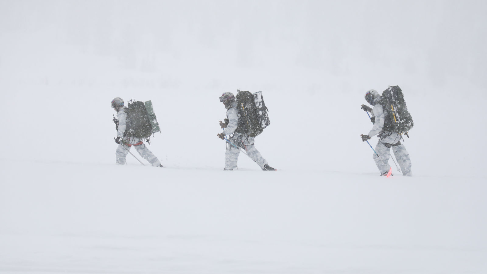 Сборная ВС РФ лидирует по итогам первого дня международного конкурса по ски-альпинизму «Саянский марш-2021»