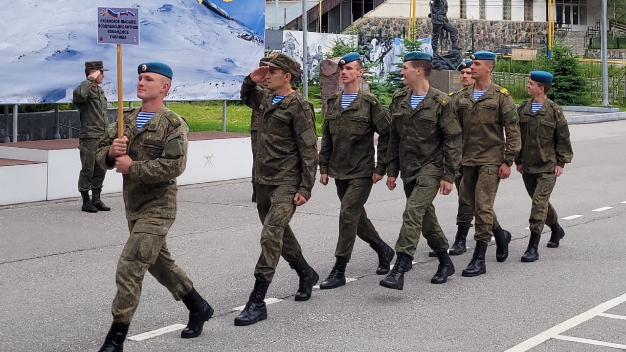 В Терсколе стартовал Кубок Вооруженных Сил РФ по альпинизму