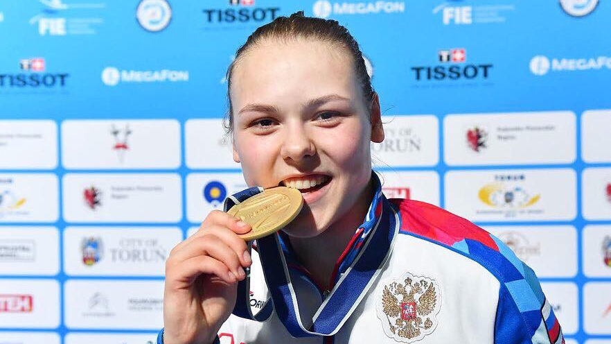 Армейская саблистка Алина Михайлова - чемпионкой мира среди юниорок