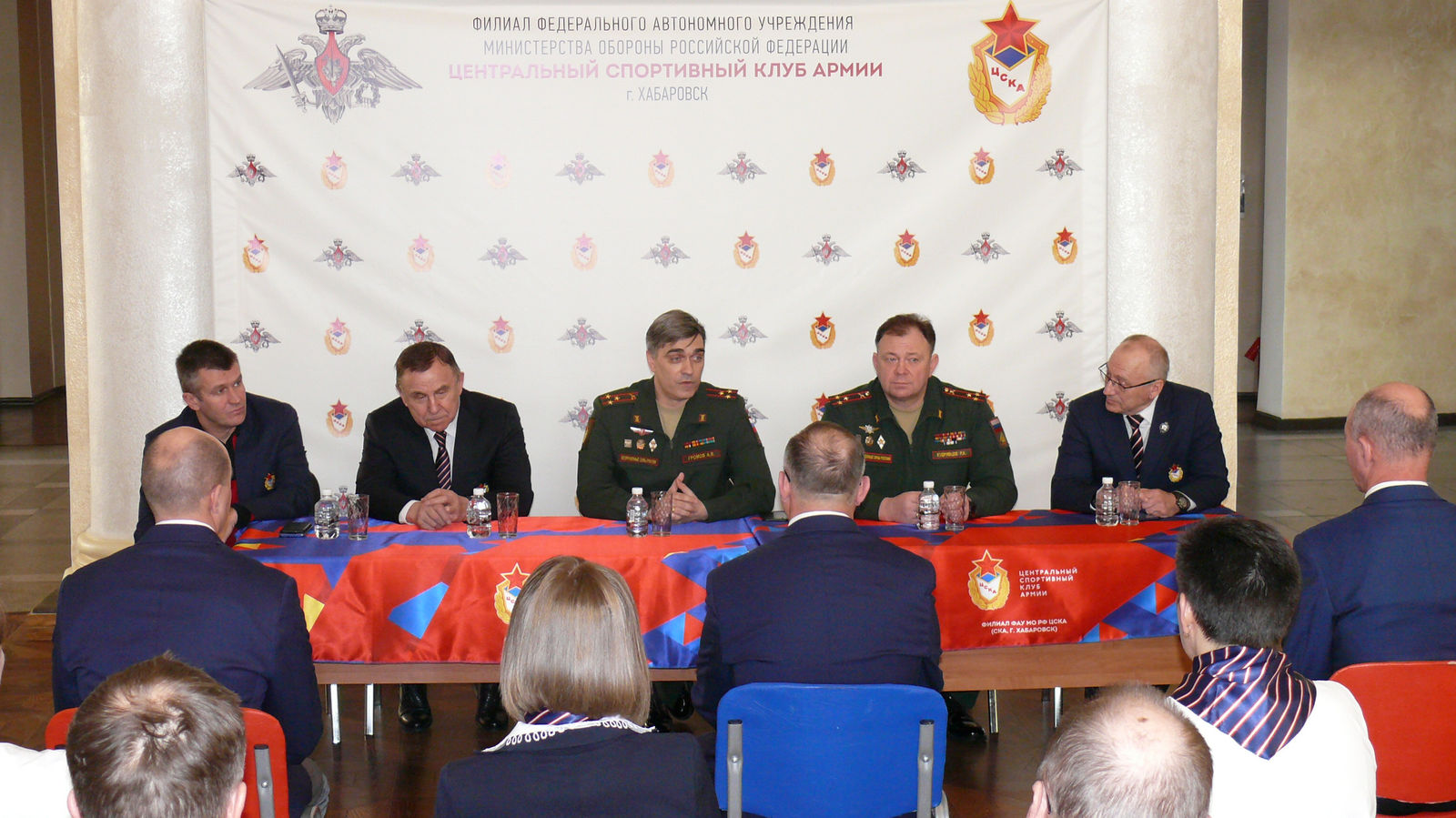 Поздравить филиал ЦСКА/Хабаровск с 65-летием прилетел начальник ЦСКА полковник Артем Громов