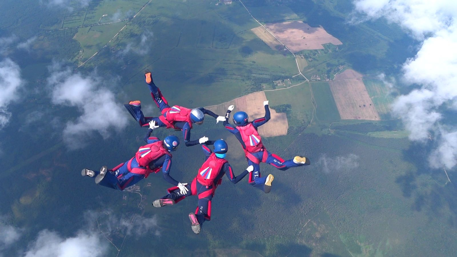 СПОРТИВНАЯ КОМАНДА ЦСКА СТАЛА ЧЕМПИОНОМ НА КУБКЕ ВООРУЖЕННЫХ СИЛ ПО ПАРАШЮТНОМУ СПОРТУ