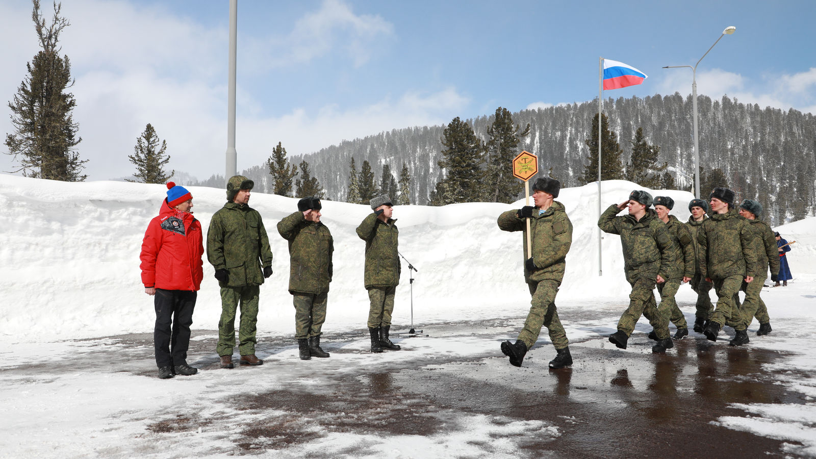 В Красноярском крае стартовал Кубок Вооружённых Сил РФ по ски-альпинизму «Саянский марш-2021»