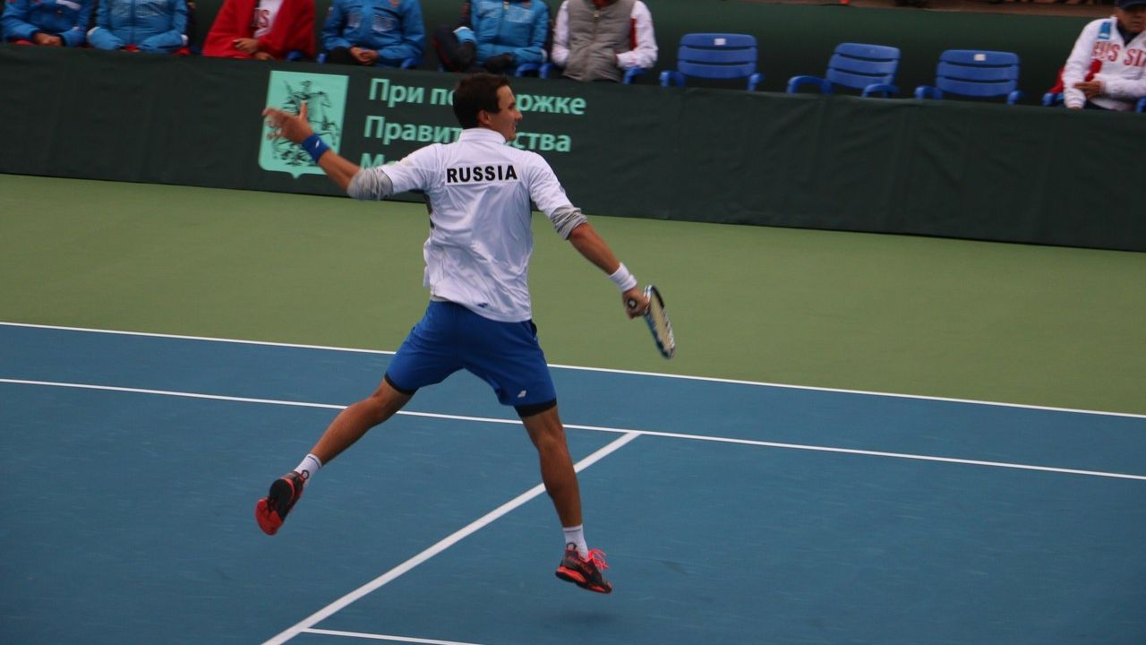 Окончание матча Кубка Дэвиса между Евгением Донским (ЦСКА) и Михаилом Кукушкиным перенесено на воскресенье